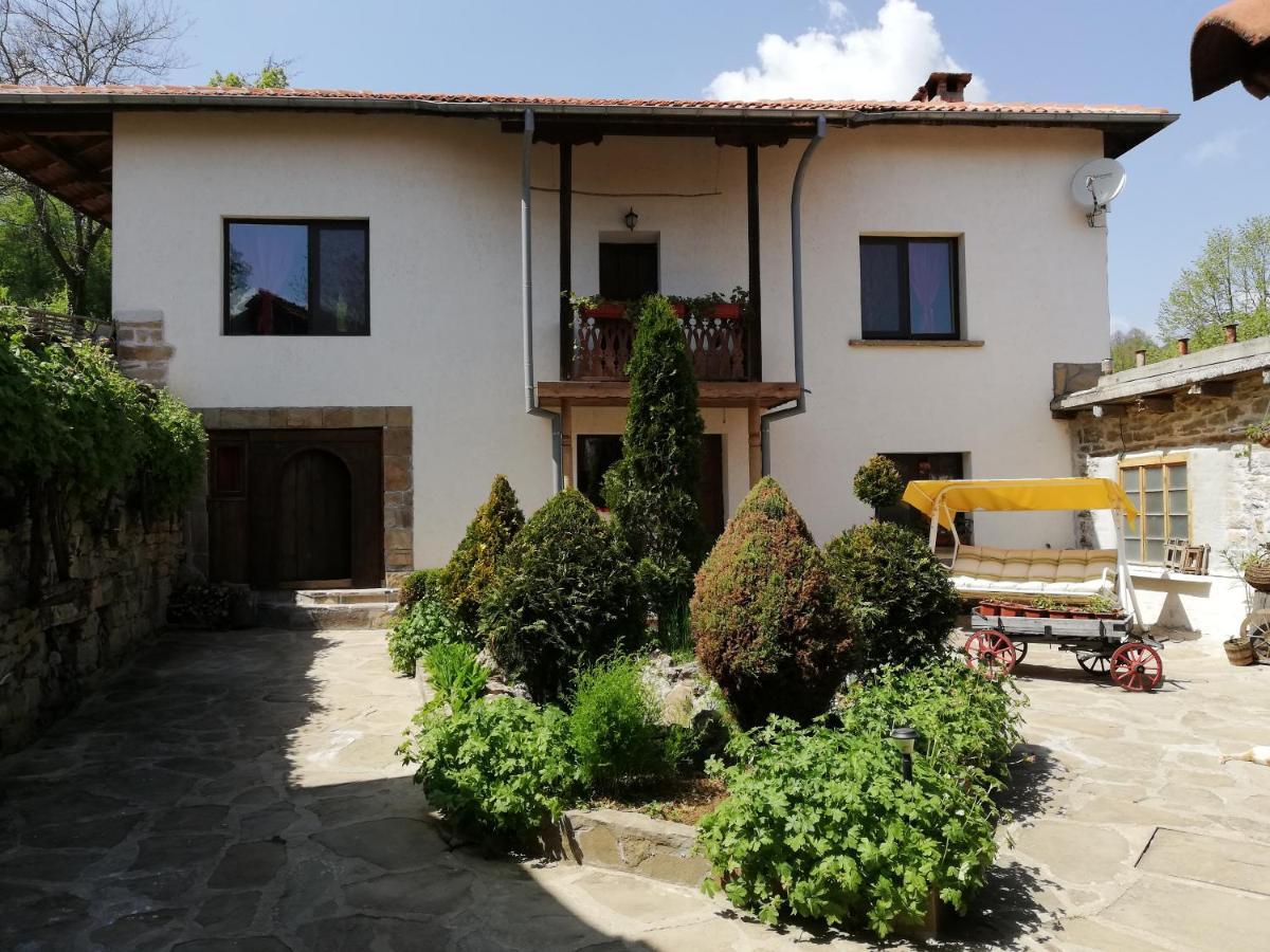 Къща За Гости Чичарите Gabrovo Bagian luar foto