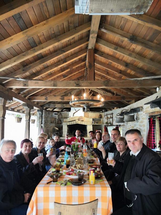 Къща За Гости Чичарите Gabrovo Bagian luar foto